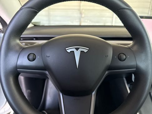 Used 2020 Tesla Model 3 Standard Range RWD image 24