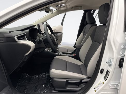 Used 2025 Toyota Corolla LE image 11