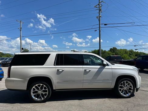 Used 2018 GMC Yukon XL Denali w/ Denali Ultimate Package AWD/4WD image 8