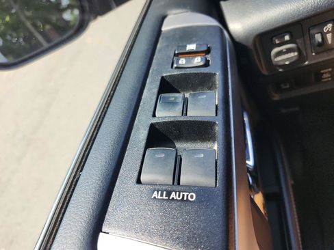 Used 2023 Toyota 4Runner Limited AWD/4WD image 23
