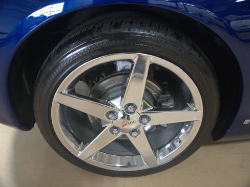 Used 2007 Chevrolet Corvette Coupe w/ Preferred Equipment Group RWD image 31