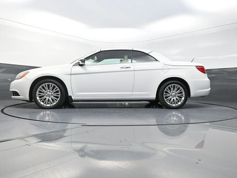 Used 2011 Chrysler 200 Limited FWD image 27