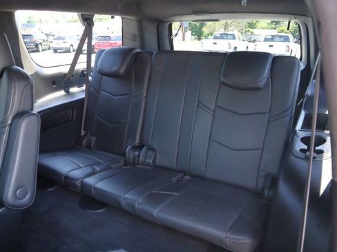 Used 2015 Cadillac Escalade ESV Platinum AWD/4WD image 18