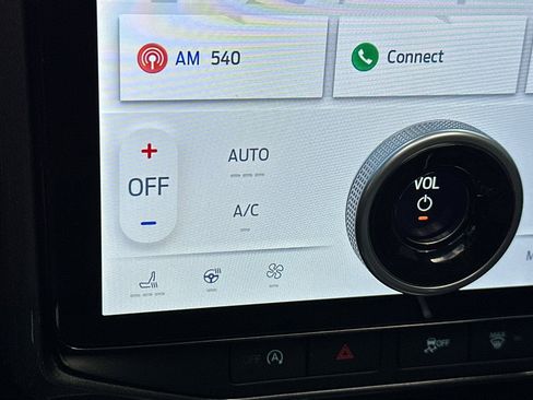Used 2024 Ford Expedition Limited AWD/4WD image 29
