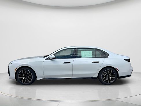 New 2026 BMW 740i RWD image 8