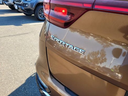 Used 2021 Kia Sportage EX FWD image 6