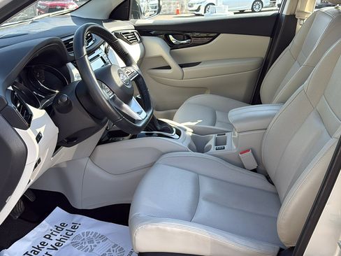 Certified 2021 Nissan Rogue Sport SL w/ Premium Package AWD/4WD image 20