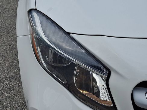 Used 2020 Mercedes-Benz GLA 250 image 9
