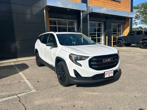 Used 2020 GMC Terrain SLT w/ Preferred Package AWD/4WD image 3