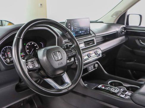 Used 2023 Honda Pilot Touring image 23