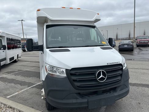 Used 2022 Mercedes-Benz Sprinter 3500 image 2