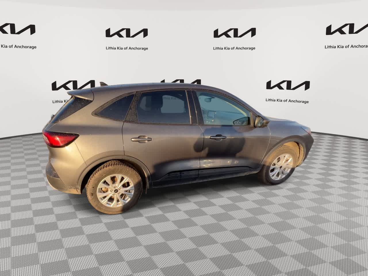 Used 2025 Ford Escape Active AWD/4WD image 2