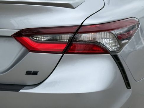 Used 2024 Toyota Camry SE FWD image 6