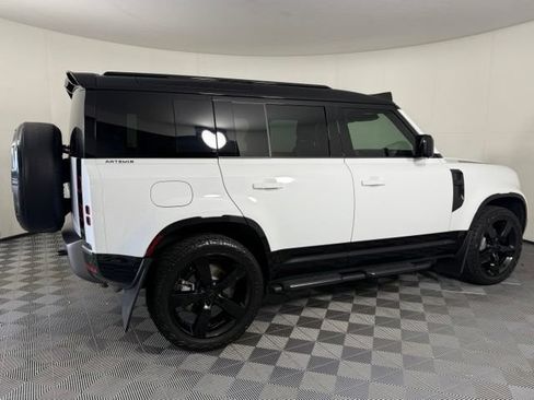 New 2025 Land Rover Defender 110 X-Dynamic SE AWD/4WD image 8