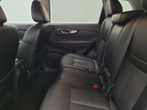 Used 2017 Nissan Rogue SL w/ SL Premium Package image 18