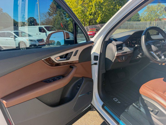 Used 2019 Audi Q7 2.0T Premium Plus w/ Premium Plus Package AWD/4WD image 17