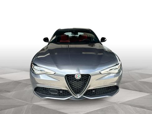 Used 2022 Alfa Romeo Giulia Veloce RWD image 3