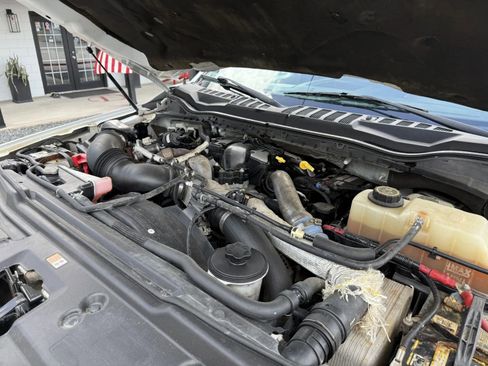 Used 2017 Ford F550 4x4 Crew Cab Super Duty image 19