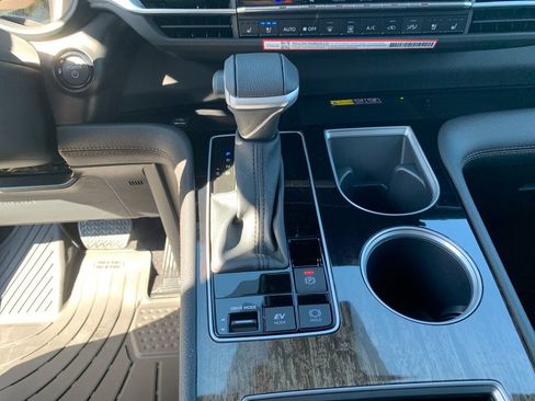 New 2026 Toyota Sienna Platinum AWD/4WD image 27