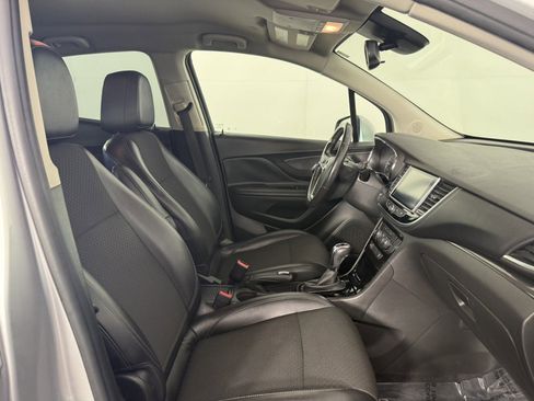 Used 2019 Buick Encore Preferred image 10