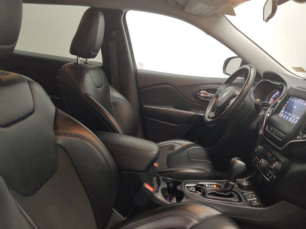 Used 2020 Jeep Cherokee Latitude Plus AWD/4WD image 21