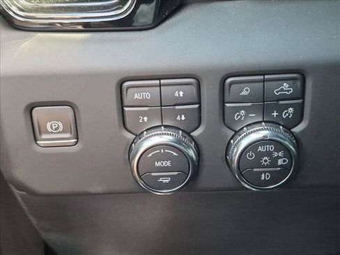 Used 2022 GMC Sierra 1500 AT4 w/ AT4 Premium Package AWD/4WD image 15