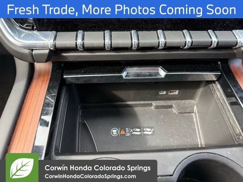 Used 2025 GMC Yukon XL Denali image 12