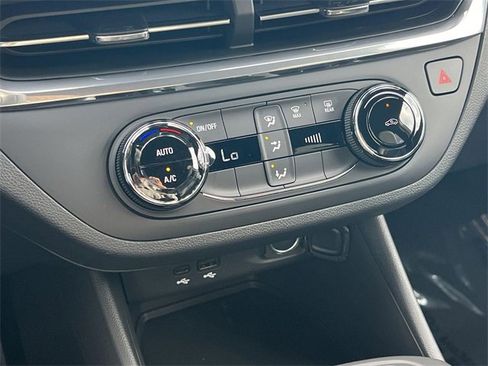 New 2026 Buick Envista Preferred image 18