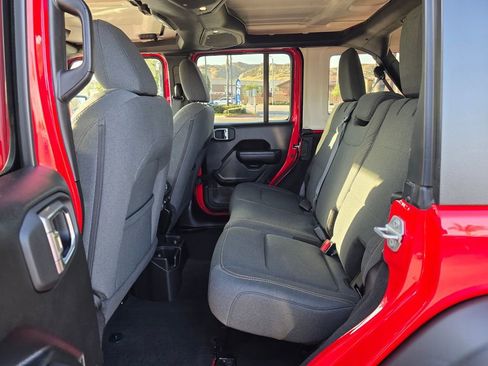 Used 2025 Jeep Wrangler Unlimited Sport AWD/4WD image 17