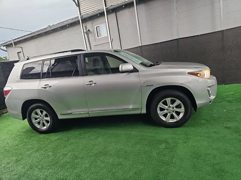 Used 2013 Toyota Highlander 4WD Hybrid image 4
