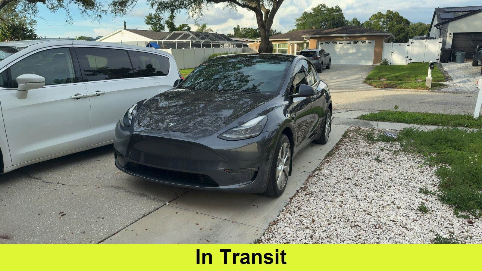 Used 2023 Tesla Model Y Long Range AWD/4WD image 1