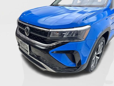 Used 2022 Volkswagen Taos SE w/ Panoramic Sunroof Package AWD/4WD image 16