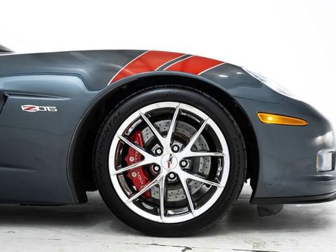 Used 2013 Chevrolet Corvette Z06 w/ 2LZ Preferred Equipment Group RWD image 16