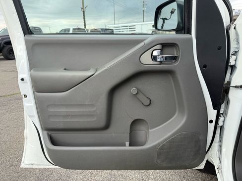 Used 2019 Nissan Frontier S image 12
