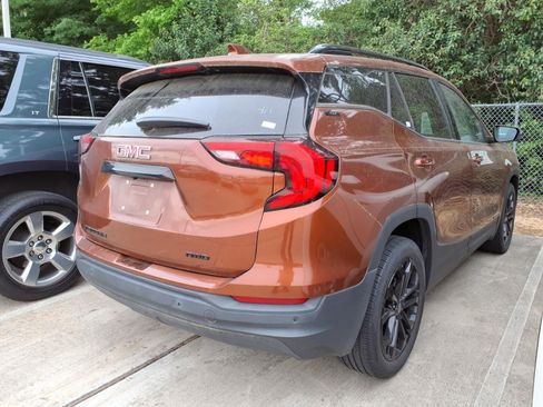 Used 2019 GMC Terrain SLE w/ Driver Convenience Package AWD/4WD image 8