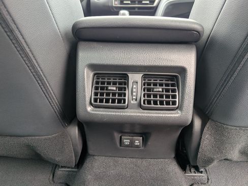 Used 2025 Toyota Camry SE FWD image 7