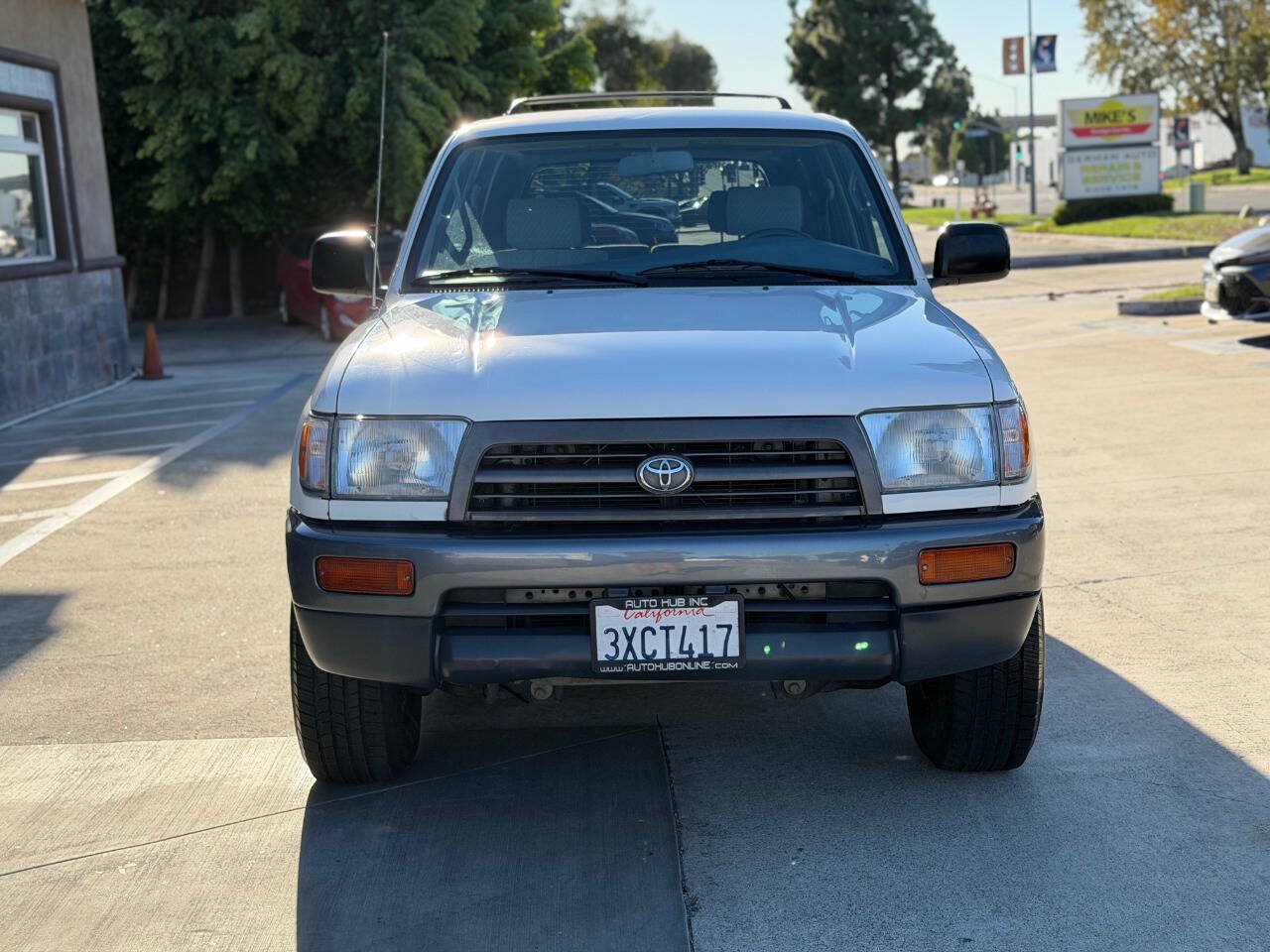 Used 1998 Toyota 4Runner 2WD w/ Upgrade Pkg image 5