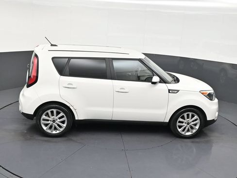 Used 2019 Kia Soul + FWD image 18