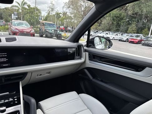 Used 2024 Porsche Cayenne S image 16