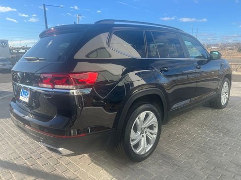 Used 2023 Volkswagen Atlas SE w/ Panoramic Sunroof Package image 7