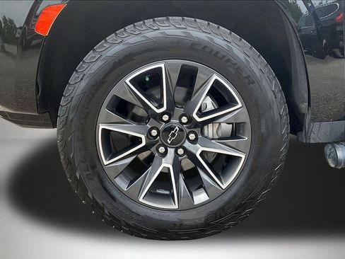Used 2022 Chevrolet Tahoe Z71 w/ Luxury Package AWD/4WD image 33