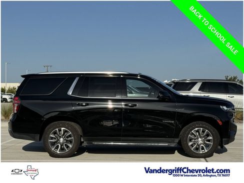Used 2021 Chevrolet Tahoe LT w/ LT Signature Package AWD/4WD image 3