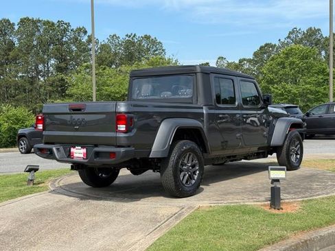 New 2026 Jeep Gladiator Sport AWD/4WD image 8
