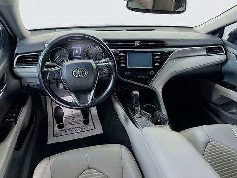 Used 2018 Toyota Camry SE image 19