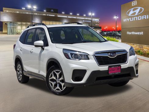 Used 2019 Subaru Forester Premium w/ Popular Package #1 AWD/4WD image 3