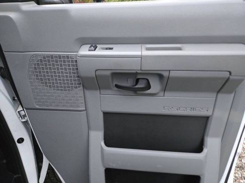Used 2015 Ford E-350 and Econoline 350 Super Duty w/ Power Windows & Locks Group RWD image 15