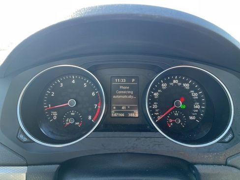 Used 2017 Volkswagen Jetta SE image 14