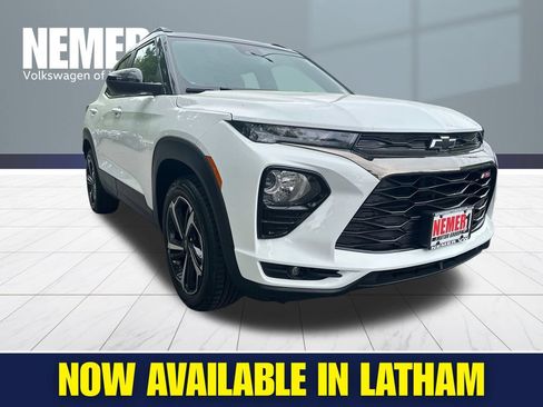 Used 2022 Chevrolet TrailBlazer RS w/ Technology Package AWD/4WD image 6