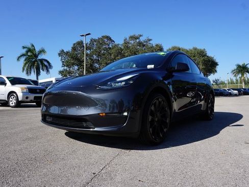 Used 2024 Tesla Model Y Long Range image 14