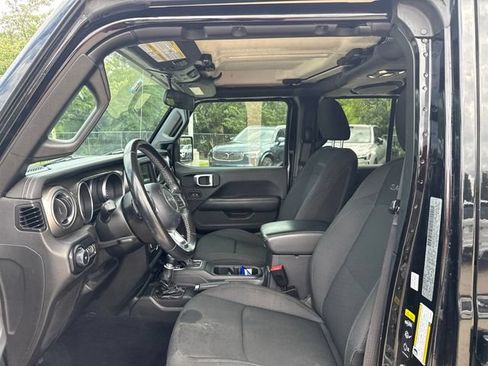 Used 2020 Jeep Wrangler Unlimited Sahara AWD/4WD image 17